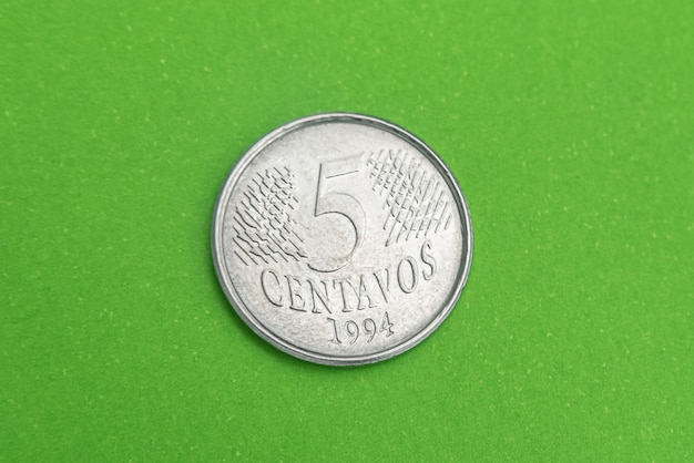 お金-ブラジルのコイン-5セントボ