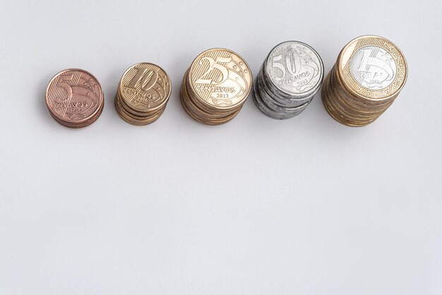 お金-ブラジルのコイン-はしご