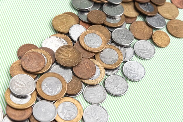 お金-ブラジルのコイン-いくつか