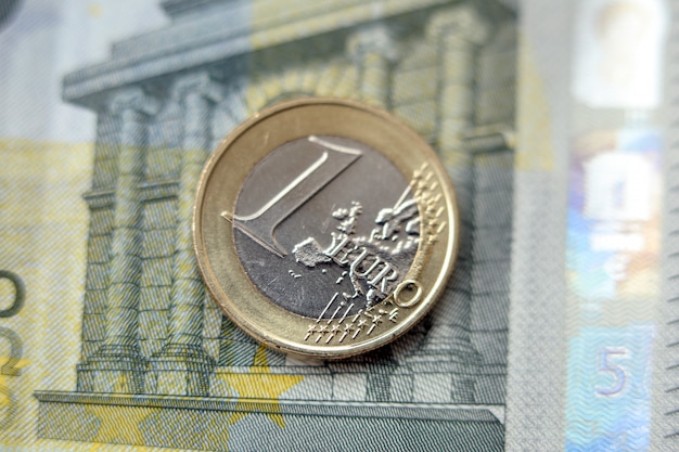 Бесплатное фото Деньги, финансы. монета евро