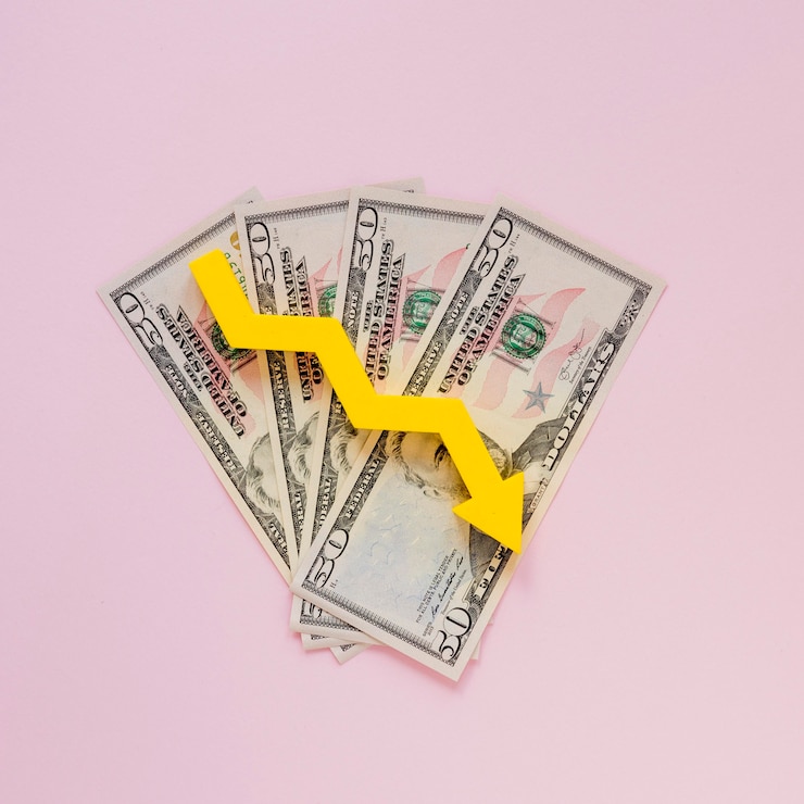 Free Photo money with arrow on top