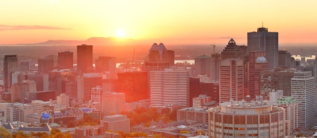 Free photo montreal sunrise panorama