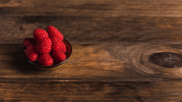 Free photo moody fruit still life