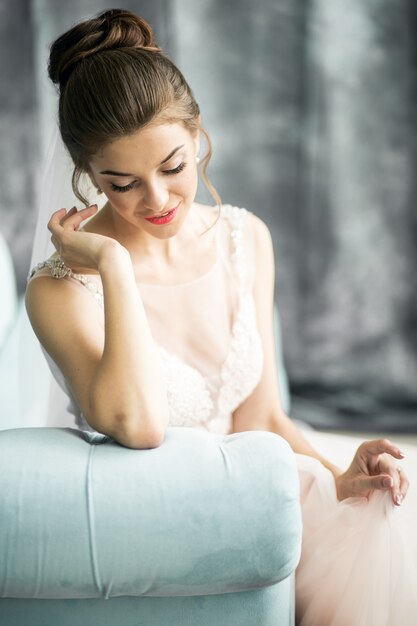 Free photo morning of the bride, preparting for the ceremony