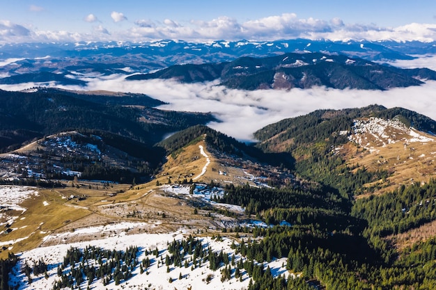 Foto gratuita mattina in montagna.