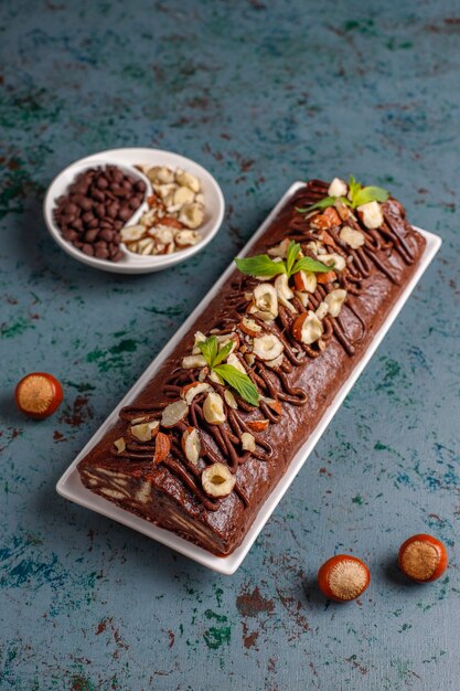 Мозаичный шоколадно-бисквитный торт