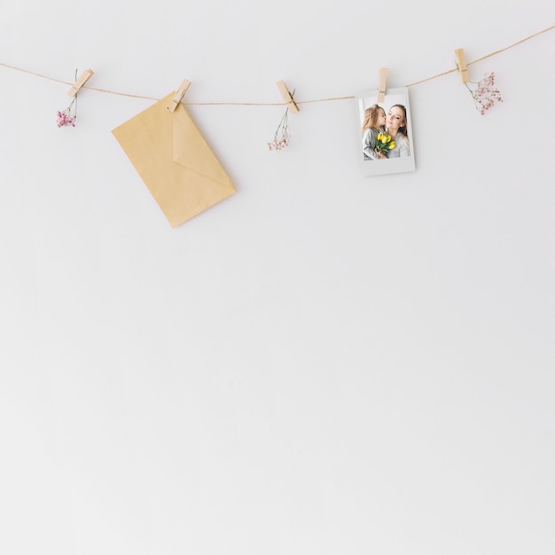 Free photo mother day concept with clothesline