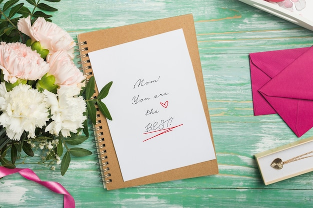 Free photo mother's day card with envelopes