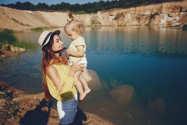 Madre con figlia piccola