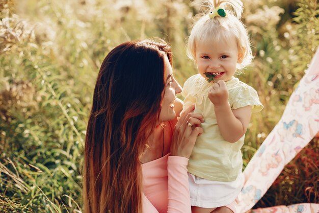 Madre con figlia piccola