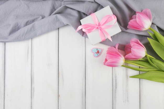 Free photo mothers day background with present and space