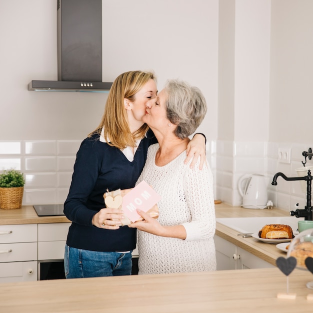 Free photo mothers day concept with breakfast