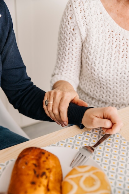 Free photo mothers day concept with breakfast