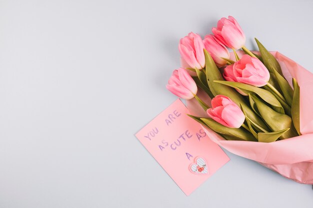 핑크 장미 꽃다발과 함께 어머니의 날 개념