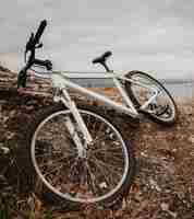 Free photo mountain bike on grass