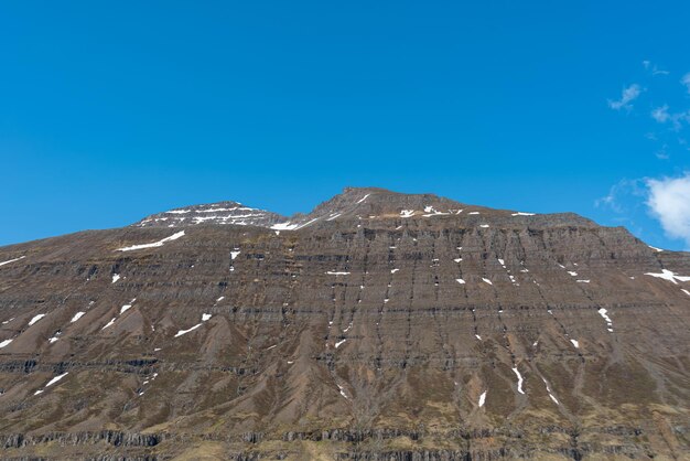 Гора и небо Seydisfjordur Исландия 20 мая 2023 года