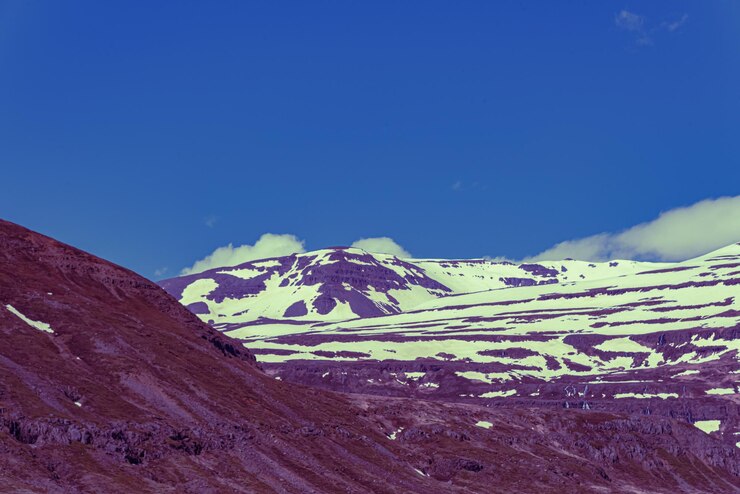 무료 Photo 산과 하늘 seydisfjörður 아이슬란드 2023년 5월 20일