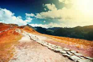 Foto gratuita paesaggio di montagne.