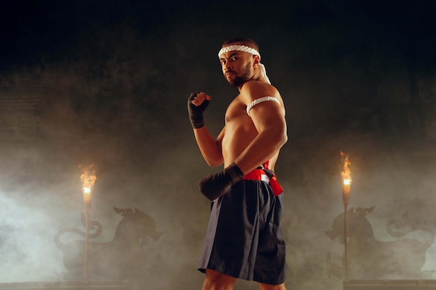 Foto gratuita combattenti di boxe muay thai thai