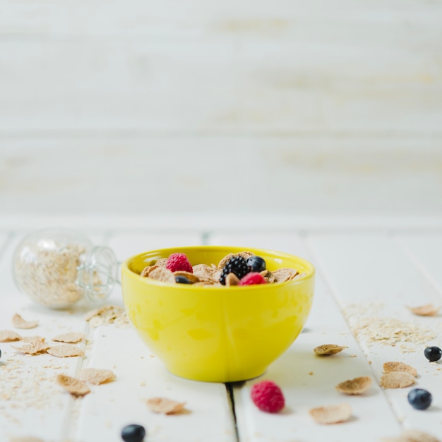 Free photo muesli in bowl