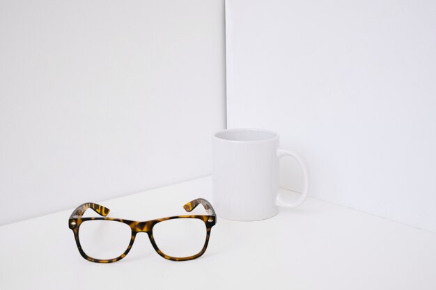 Mug and glasses decoration