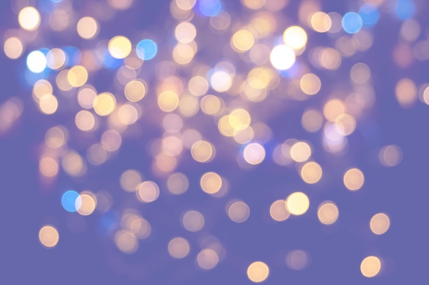 Разноцветные желтые, золотые, синие круги, боке на градиентном мягком фоне с пастельными тонами. роскошный фиолетово-розовый градиент с красивым боке декоративным фоном веб-шаблон праздничной открытки