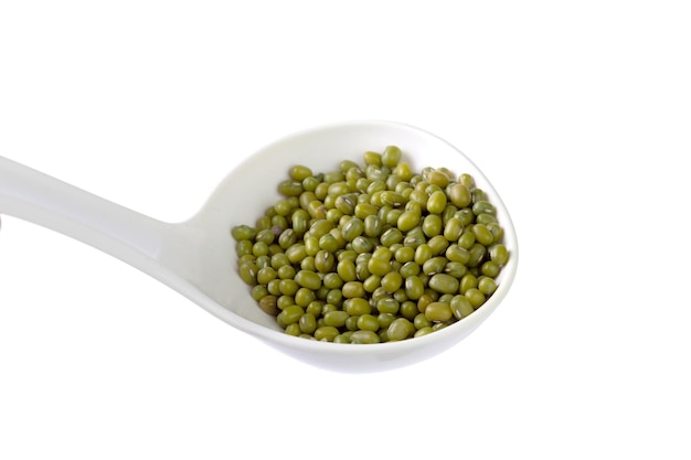 Free photo mung beans isolated on white background