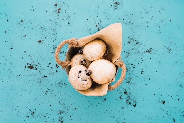 Free photo mushrooms in basket