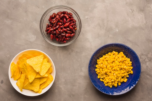 Chips di nachos, fagioli e mais