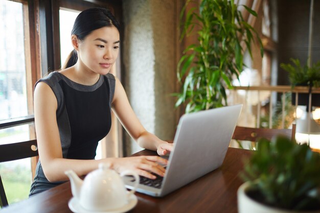 ネットワーキング女性