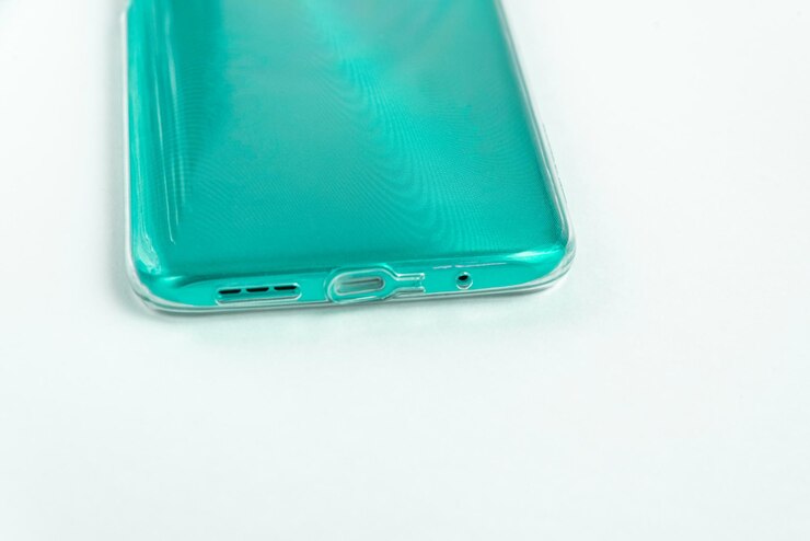 無料Photo 白い背景の上の新しい携帯電話