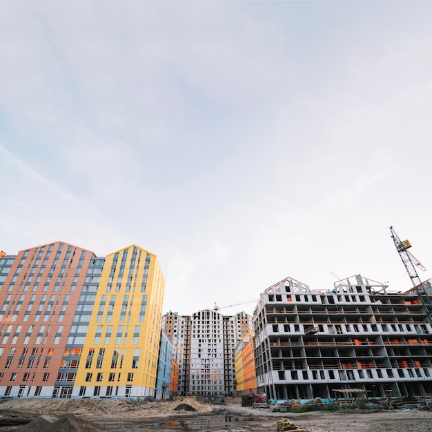 Foto gratuita nuova zona residenziale in via di sviluppo