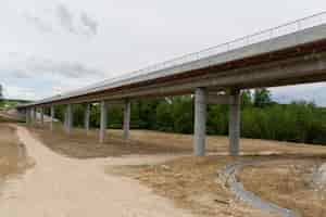 Foto gratuita nuova autostrada di recente costruzione nel distretto di brcko, in bosnia ed erzegovina