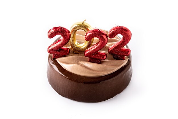 흰색 배경에 고립 된 새 해 2022 초콜릿 케이크