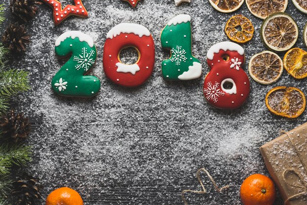 Бесплатное фото Новогодний фон со снегом и номерами