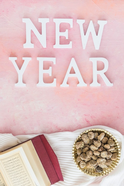 Бесплатное фото Новогоднее слово с кораном и сахаром