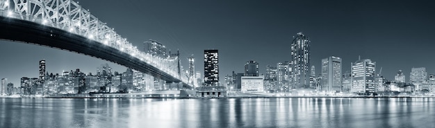 Panorama notturno della città di new york