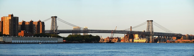 ニューヨーク市ウィリアムズバーグ橋のパノラマ
