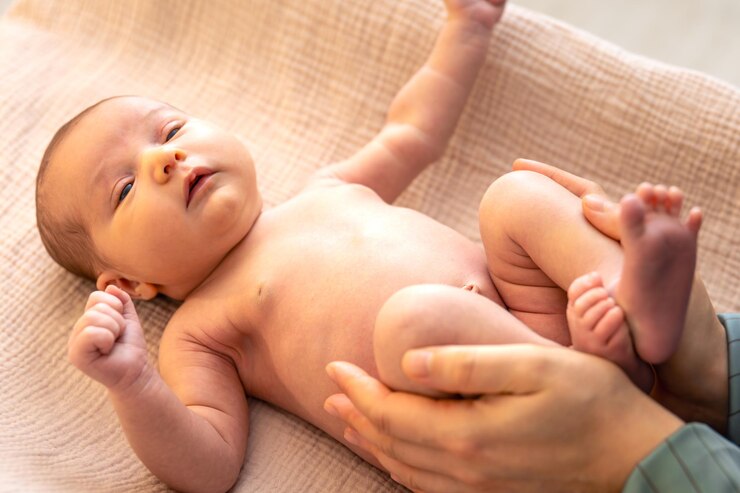 Free Photo newborn baby girl newborn baby closeup