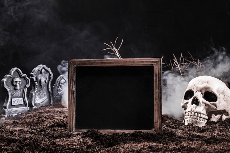Free Photo night graveyard with skull and black sign 