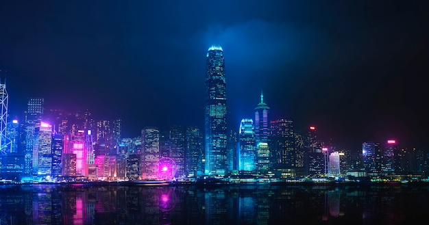 Foto gratuita vista notturna di victoria harbour, hong kong