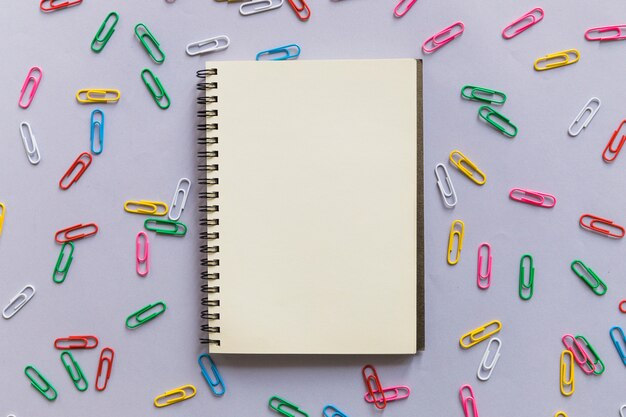 Notepad with paper clips