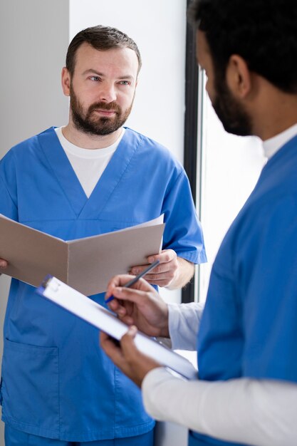 Nurses talking about patient