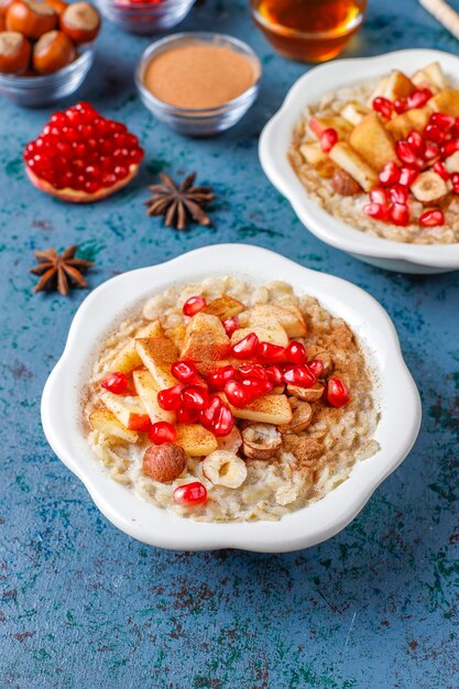 Oatmeal porridge with apples and cinnamon.