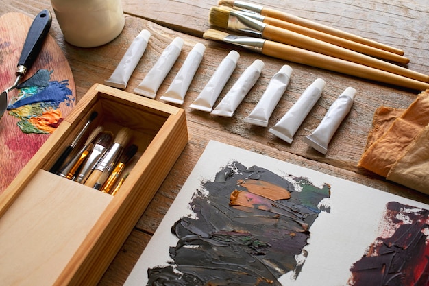 Free photo oil paint tubes for painting