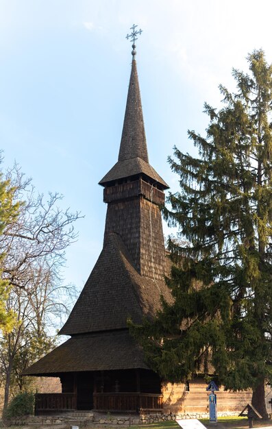 Старая церковь в деревенском музее в Бухаресте, Румыния
