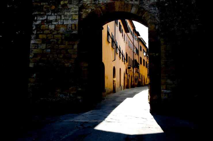 Free Photo old street leading to the colle val'elsa village in tuscany in italy