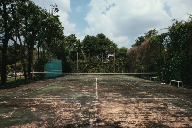 Старый теннисный корт