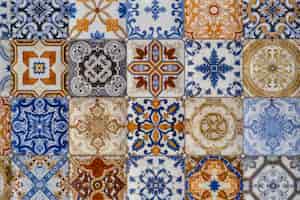 Foto gratuita vecchie piastrelle mosaico sfondo da casa colorato arte decorativa piastrelle modello in stile orientale sfondo design idea per la decorazione di spazio o carta da parati per la pubblicità