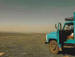 Free photo old truck in a field